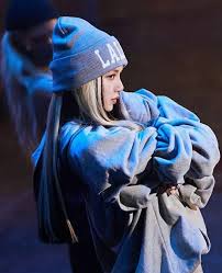 Gấu bông Lisa "Lalisa" năng động